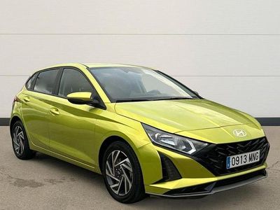 Usado Hyundai i20 100 CV (73 kW) 2024 Verde Utilitario