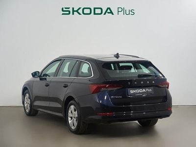 Negro Usado 2022 Skoda Octavia Ambition Familiar | 18.900 € (Precio justo)