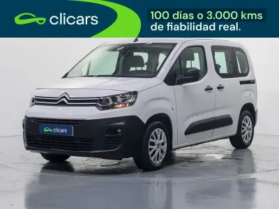 Usado Citroën Berlingo Live 102 CV (75 kW) 2022 Blanco Monovolumen