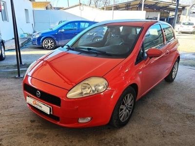 Usado Fiat Punto Dynamic 86 CV (63 kW) 2006 Rojo Utilitario