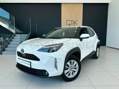 Usado Toyota Yaris Cross Business Edition 116 CV (85 kW) 2022 Blanco SUV