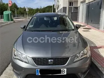 Usado Seat Leon ST Style 105 CV (77 kW) 2015 Gris / plata Familiar