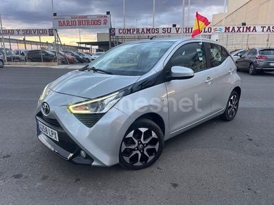 Gris / plata Usado 2021 Toyota Aygo X-play Utilitario | 10.000 € (Buen precio)