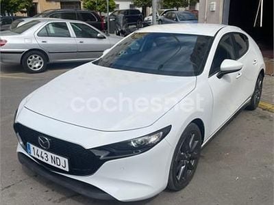 Usado Mazda 3 Center-Line 140 CV (102 kW) 2025 Blanco Berlina
