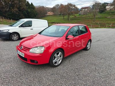 Rojo Usado 2007 VW Golf V Sportline Berlina | 5000 € (Precio justo)