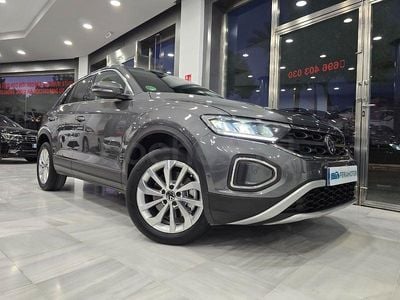 Usado VW T-Roc Life 150 CV (110 kW) 2023 Gris / plata SUV