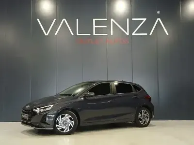 Nuevo Hyundai i20 102 CV (75 kW) 2025 Gris Utilitario