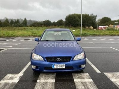 Azul Usado 2002 Lexus IS200 Berlina | 5500 €