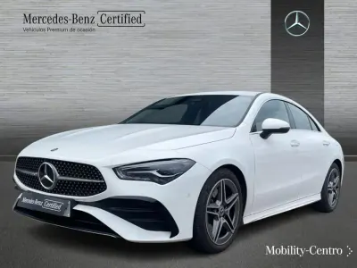 Usado Mercedes CLA200 AMG line 163 CV (119 kW) 2023 Blanco polar  pintura unicolor Berlina
