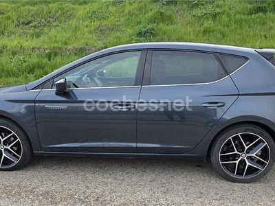 Usado Seat Leon FR 130 CV (95 kW) 2019 Gris / plata Berlina