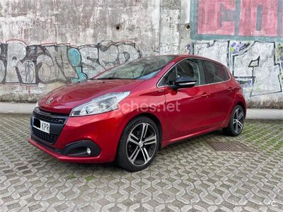 Usado Peugeot 208 GT-line 100 CV (73 kW) 2018 Granate Utilitario