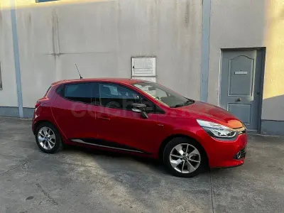 Usado Renault Clio IV LIMITED 95 CV (69 kW) 2016 Rojo Berlina