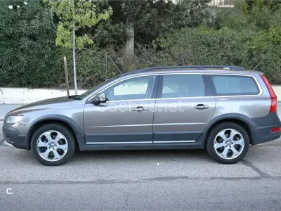 Usado Volvo XC70 Momentum 304 CV (223 kW) 2009 Marrón Familiar