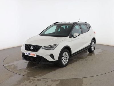 Usado Seat Arona Style 110 CV (80 kW) 2023 Blanco SUV