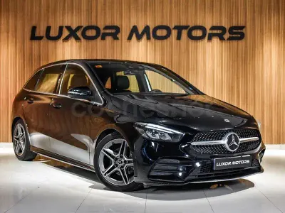 Usado Mercedes B200 150 CV (110 kW) 2020 Negro Utilitario