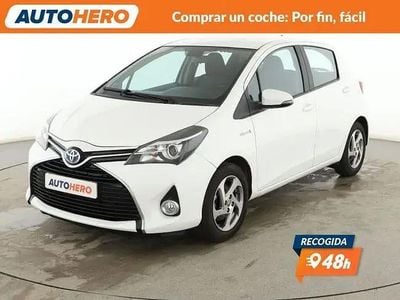 Käytetty Toyota Yaris Hybrid Active 100 HP (73 kW) 2016 Valkoinen Sedan
