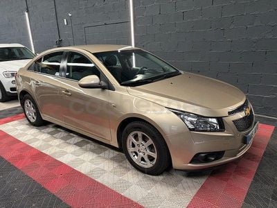 Usado Chevrolet Cruze LS 125 CV (91 kW) 2010 Beige Berlina