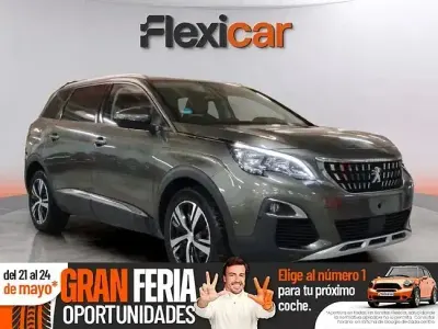 Usado Peugeot 5008 Allure 130 CV (95 kW) 2020 Verde SUV
