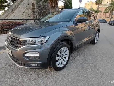Usado VW T-Roc Advance 115 CV (84 kW) 2019 Gris / plata SUV