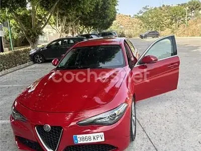 Usado Alfa Romeo Giulia Super 180 CV (132 kW) 2019 Rojo Berlina