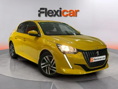 Usado Peugeot 208 Allure 101 CV (74 kW) 2020 Amarillo Utilitario