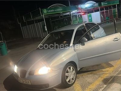 Gris / plata Usado 2002 Seat Ibiza Sport Berlina | 3500 € (Precio justo)