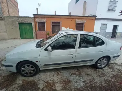 Occasion Renault Mégane Privilege 105 PK (77 kW) 2001 Wit Hatchback