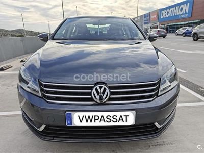Usado VW Passat Edition 122 CV (89 kW) 2011 Gris / plata Berlina
