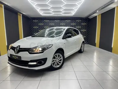 Usado Renault Mégane III LIMITED 115 CV (84 kW) 2015 Blanco Berlina
