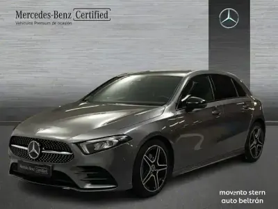 Usado Mercedes A180 AMG line 116 CV (85 kW) 2019 Gris / plata Berlina