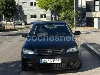 Usado Opel Astra Sport 100 CV (73 kW) 2001 Negro Berlina