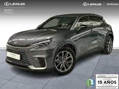 Usado Lexus LBX 136 CV (100 kW) 2025 Gris / plata SUV