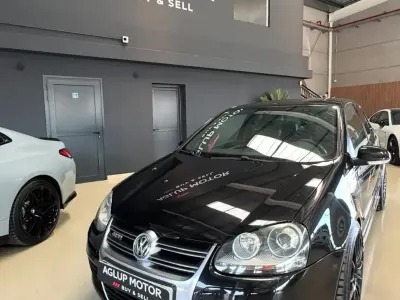 Usado VW Golf V R 250 CV (183 kW) 2007 Negro Utilitario