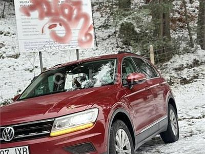 Begagnad VW Tiguan Sportline 150 HK (110 kW) 2017 Röd SUV