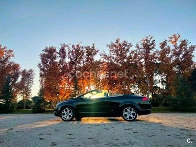 Usado Ford Focus Cabriolet Titanium 145 CV (106 kW) 2008 Negro Descapotable