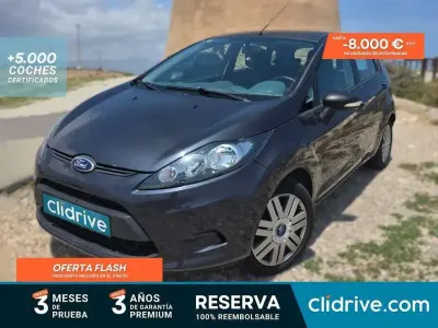 Usado Ford Fiesta Trend 68 CV (50 kW) 2010 Negro Utilitario