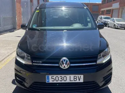 Usado VW Caddy Trendline 110 CV (80 kW) 2019 Negro Monovolumen