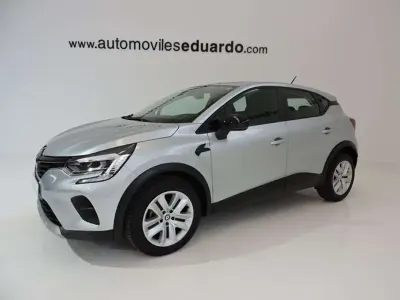 Usado Renault Captur 91 CV (66 kW) 2022 Plateado SUV