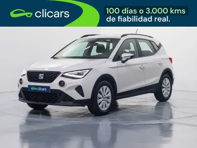 Usado Seat Arona Style 110 CV (80 kW) 2021 Blanco SUV