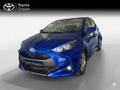 Usado Toyota Yaris Active 116 CV (85 kW) 2025 Azul Utilitario