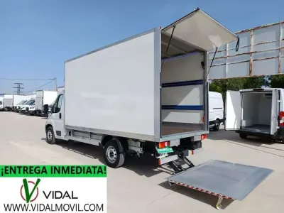 Usado Fiat Ducato 140 CV (102 kW) 2023 Blanco Van