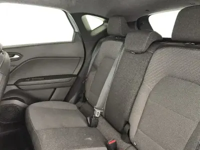 Usado Renault Captur Techno 100 CV (73 kW) 2025 Gris SUV