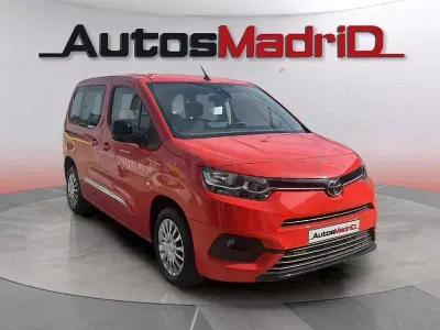 Usado Toyota Proace Verso Active 131 CV (96 kW) 2024 Rojo Familiar