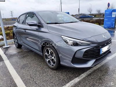 Usado MG MG3 Luxury 195 CV (143 kW) 2025 Gris / plata Utilitario