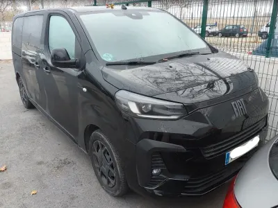 Usado Fiat Ulysse 100 kW (136 CV) 2024 Negro Monovolumen