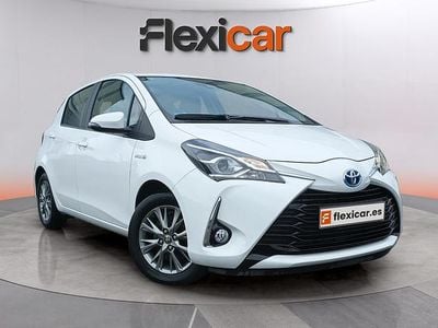 Usado Toyota Yaris Hybrid Active 100 CV (73 kW) 2020 Blanco Utilitario