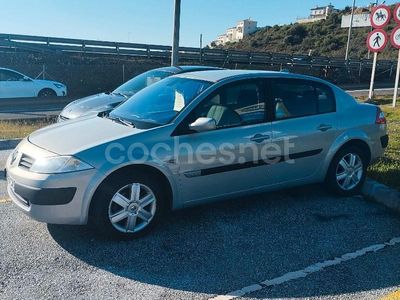 Gris / plata Usado 2004 Renault Mégane II Authentique Berlina | 2950 € (Precio justo)
