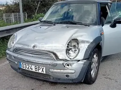 Usado Mini Cooper 115 CV (84 kW) 2001 Gris / plata Utilitario