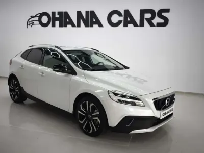 Usado Volvo V40 Summum 190 HP (139 kW) 2017 Branco SUV