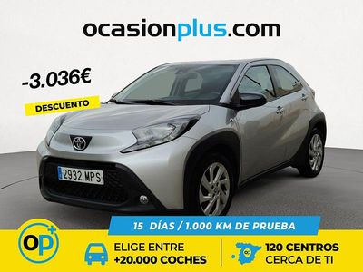 Usado Toyota Aygo X Play 72 CV (52 kW) 2024 Gris SUV